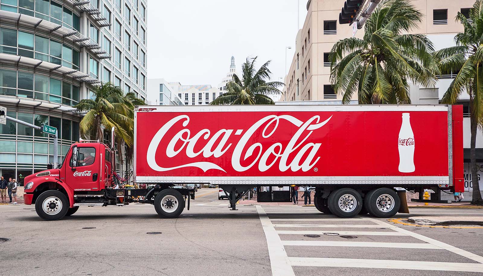 Phân tích chi tiết môi trường vĩ mô của Coca- Cola